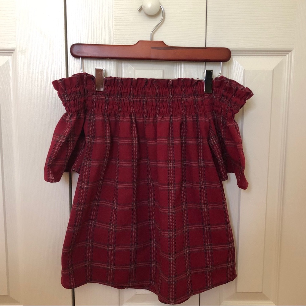 Off-the-shoulder plaid shirt